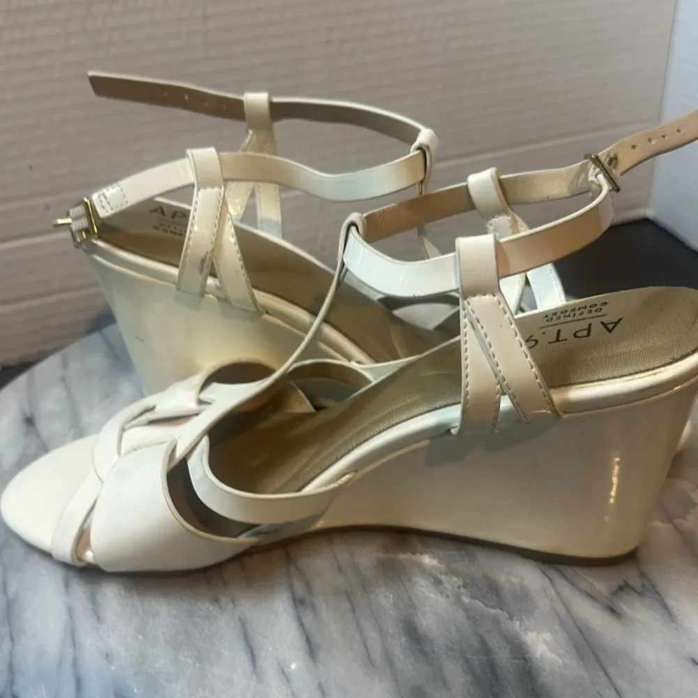 Apt 9 wedge sandel